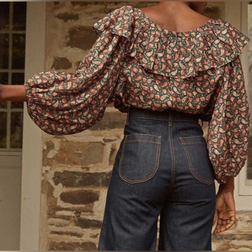 Doen Floral Ruffle Blouse - Black and Pink - Picture 15 of 15